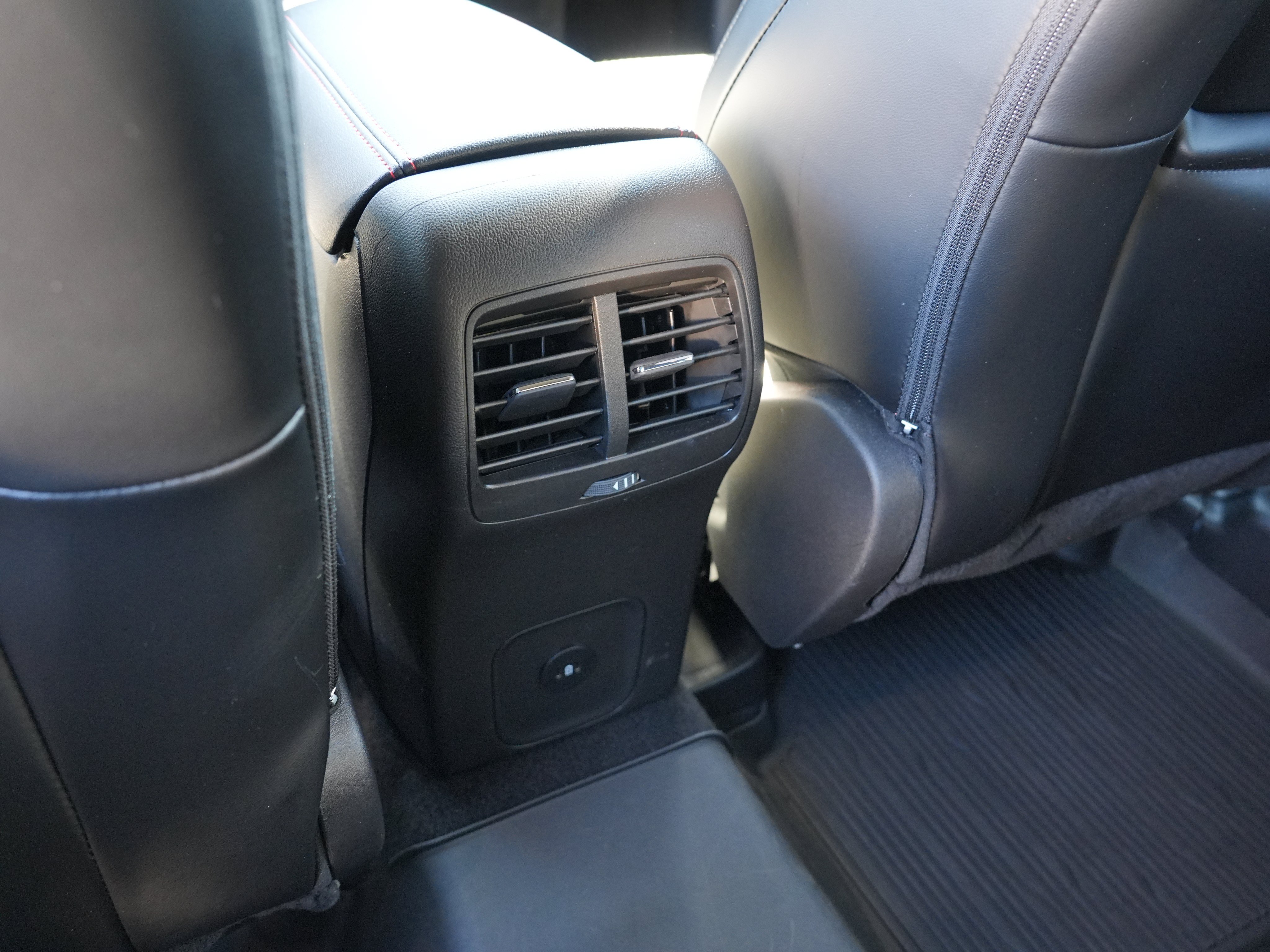 Used 2024 Ford Escape ST-Line w/ Tech Pack #1 AWD/4WD image 29