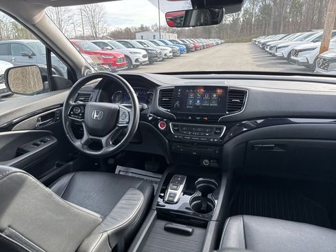 Used 2022 Honda Pilot Touring image 16