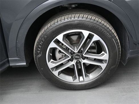 Certified 2025 Audi Q5 Premium w/ Convenience Package image 39