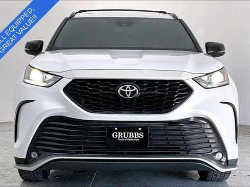 Used 2023 Toyota Highlander XSE image 6