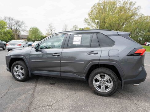 Used 2025 Toyota RAV4 XLE w/ Convenience Package image 2