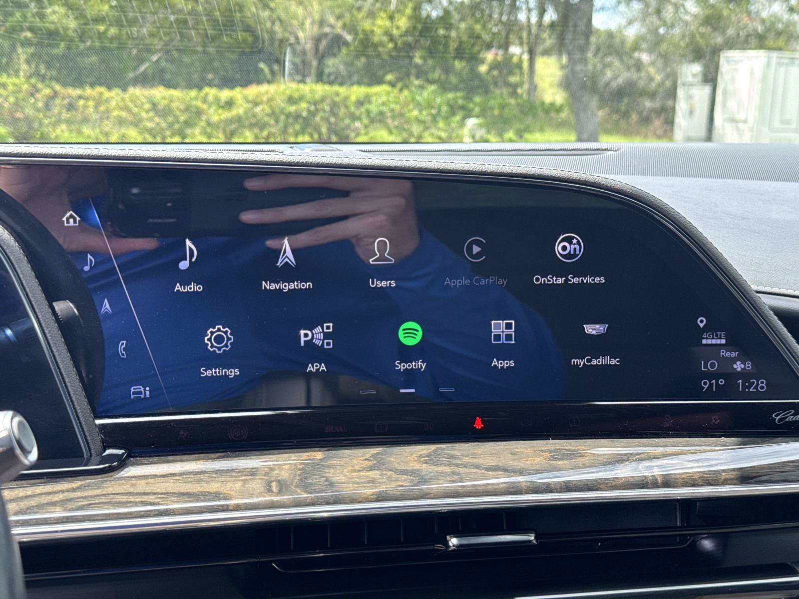Certified 2024 Cadillac Escalade Premium Luxury AWD/4WD image 19