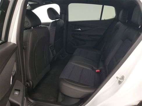 Used 2025 Buick Envista Preferred image 24