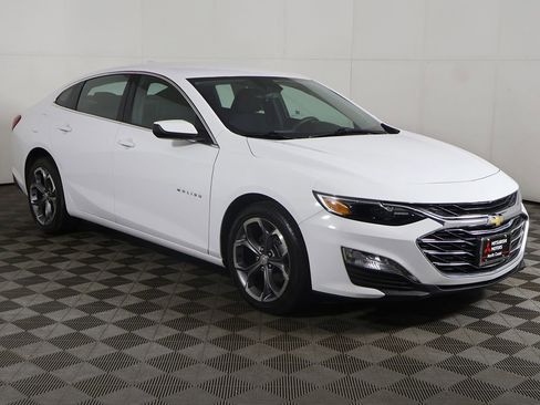 Used 2024 Chevrolet Malibu LT FWD image 2
