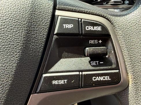 Used 2018 Hyundai Elantra SE FWD image 20