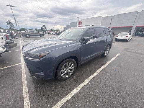 Used 2024 Toyota Grand Highlander FWD image 7