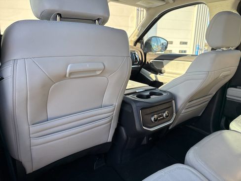 Certified 2025 Ford Expedition Max Platinum image 28