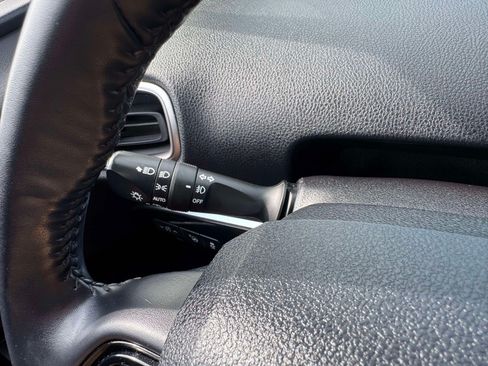 Certified 2021 Toyota Prius Prime Limited FWD image 33