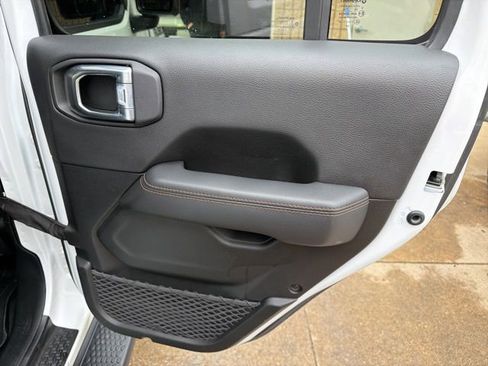 Used 2021 Jeep Wrangler Unlimited Rubicon w/ Trailer Tow Package image 23