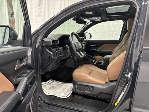 Used 2026 Toyota 4Runner Limited AWD/4WD image 10