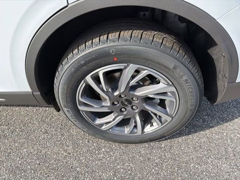 New 2026 Lincoln Corsair Premiere image 6