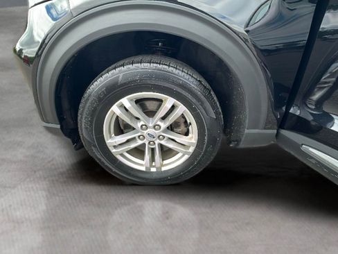 Certified 2022 Ford Explorer XLT image 30