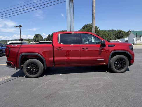 Used 2024 GMC Sierra 1500 Elevation AWD/4WD image 3