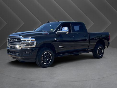 Used 2025 RAM 2500 Laramie AWD/4WD image 37