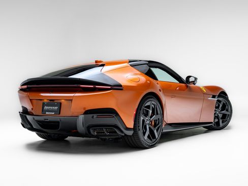 Used 2025 Ferrari 12Cilindri RWD image 5