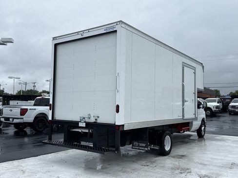 New 2027 Ford E-450 and Econoline 450 Super Duty w/ Power Equipment Group RWD image 3