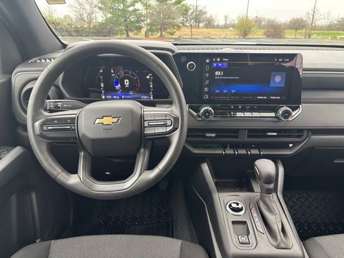 Used 2023 Chevrolet Colorado W/T w/ Technology Package image 22