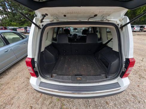 Used 2014 Jeep Patriot Latitude w/ Freedom Edition Package FWD image 25