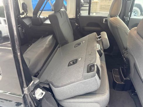 Used 2025 Jeep Wrangler Unlimited Sahara w/ Safety Group AWD/4WD image 54