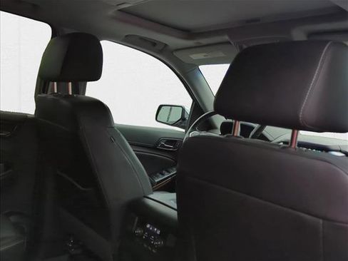 Used 2019 Chevrolet Suburban Premier image 21