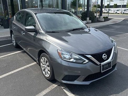 Used 2016 Nissan Sentra SV w/ Driver's Assist Package FWD image 2