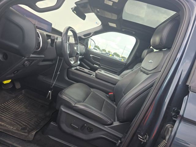 Used 2025 Ford Expedition Max Platinum w/ Stealth Appearance Package AWD/4WD image 8