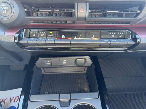 Used 2024 Toyota Prius Prime Premium image 27