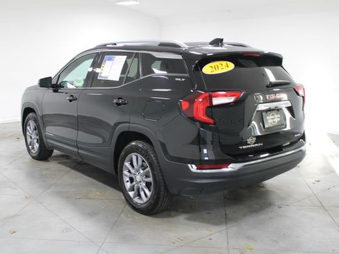 Used 2024 GMC Terrain SLT image 7