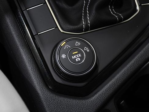 New 2026 Volkswagen Taos SE AWD/4WD image 26
