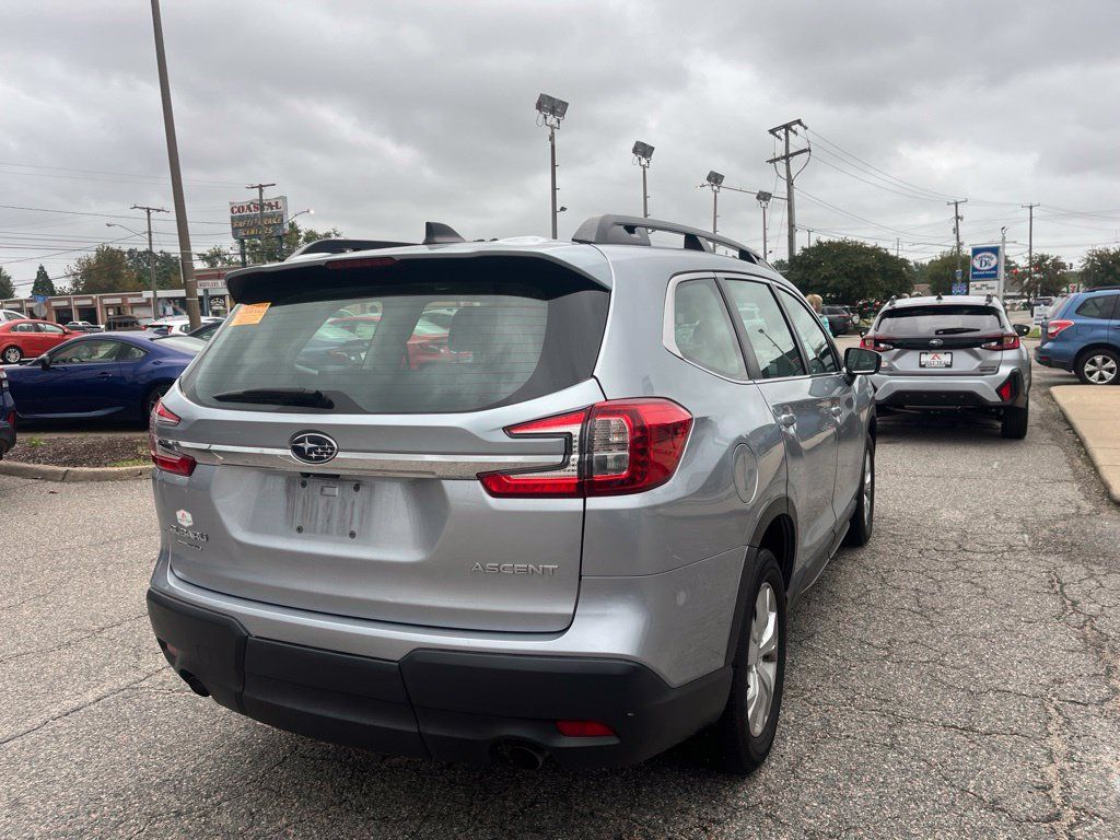 Used 2023 Subaru Ascent 8-Passenger AWD/4WD image 4