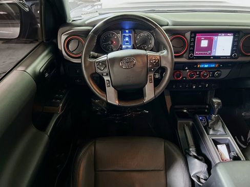 Used 2022 Toyota Tacoma TRD Sport w/ TRD Premium Sport Package AWD/4WD image 21