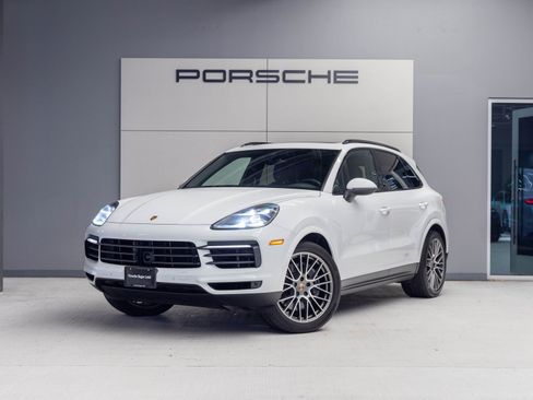 Used 2022 Porsche Cayenne Platinum Edition image 1