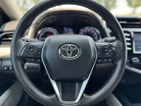 Used 2019 Toyota Camry LE FWD image 14