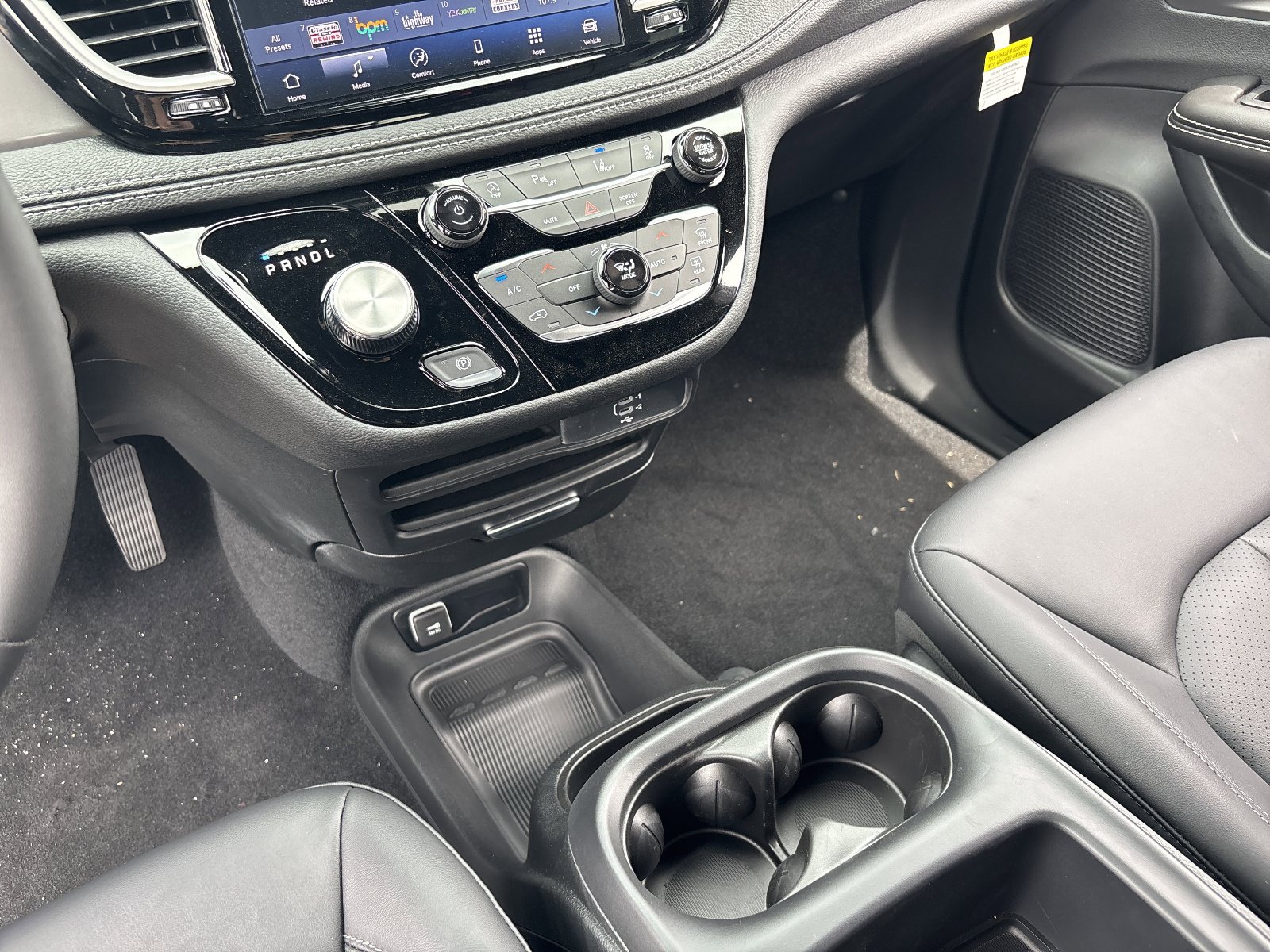 New 2026 Chrysler Pacifica Select w/ S Appearance Package FWD image 20