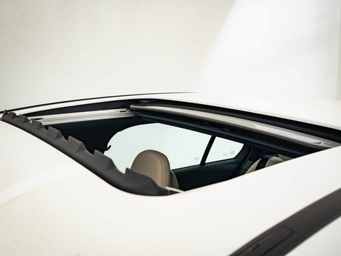 Used 2025 Mercedes-Benz C 300 4MATIC Sedan image 17