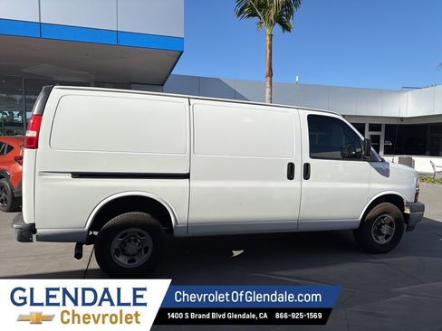 Used 2018 Chevrolet Express 2500 Work Van w/ Driver Convenience Package image 9