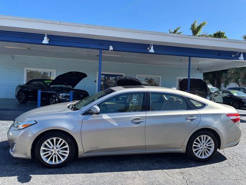 Used 2014 Toyota Avalon Limited image 2