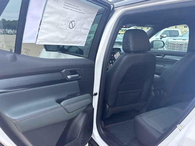 New 2027 GMC Terrain AT4 w/ Convenience Package III AWD/4WD image 29