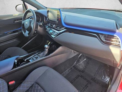 Used 2021 Toyota C-HR XLE image 20