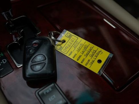 Used 2010 Lexus LS 460 RWD image 46