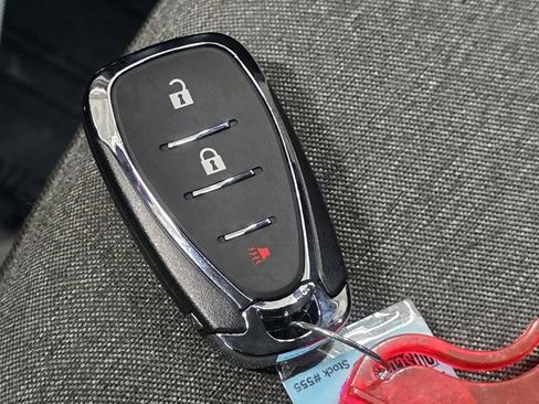 Used 2023 Chevrolet Equinox LT image 32