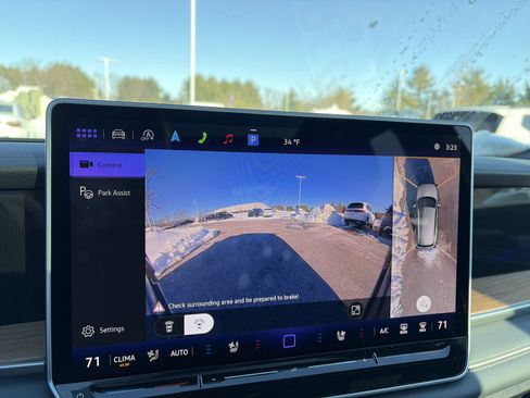 Used 2026 Volkswagen Tiguan SEL R-Line image 31