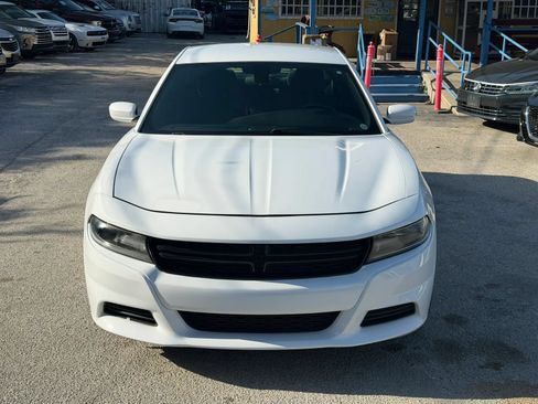 Used 2019 Dodge Charger SXT RWD image 2