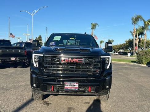 Used 2024 GMC Sierra 2500 AT4 w/ AT4 Premium Plus Package image 9