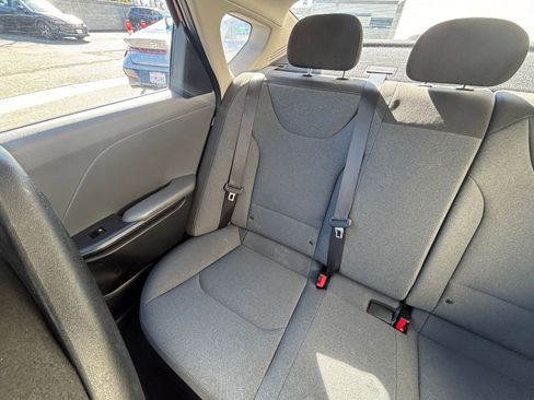 Used 2025 Kia K4 LXS image 39