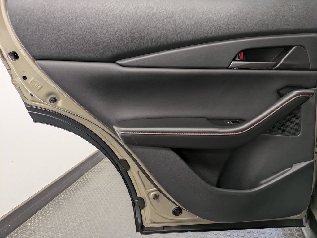 Certified 2025 MAZDA CX-30 Carbon AWD/4WD image 23