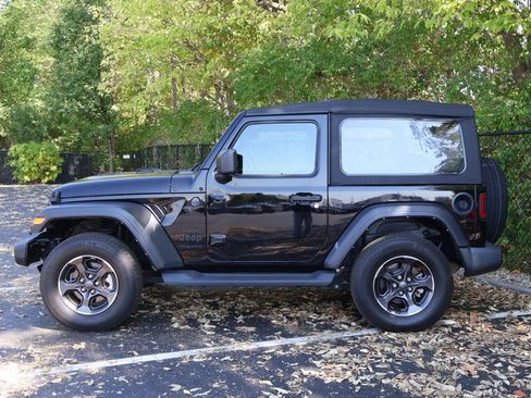 Used 2022 Jeep Wrangler Sport image 4