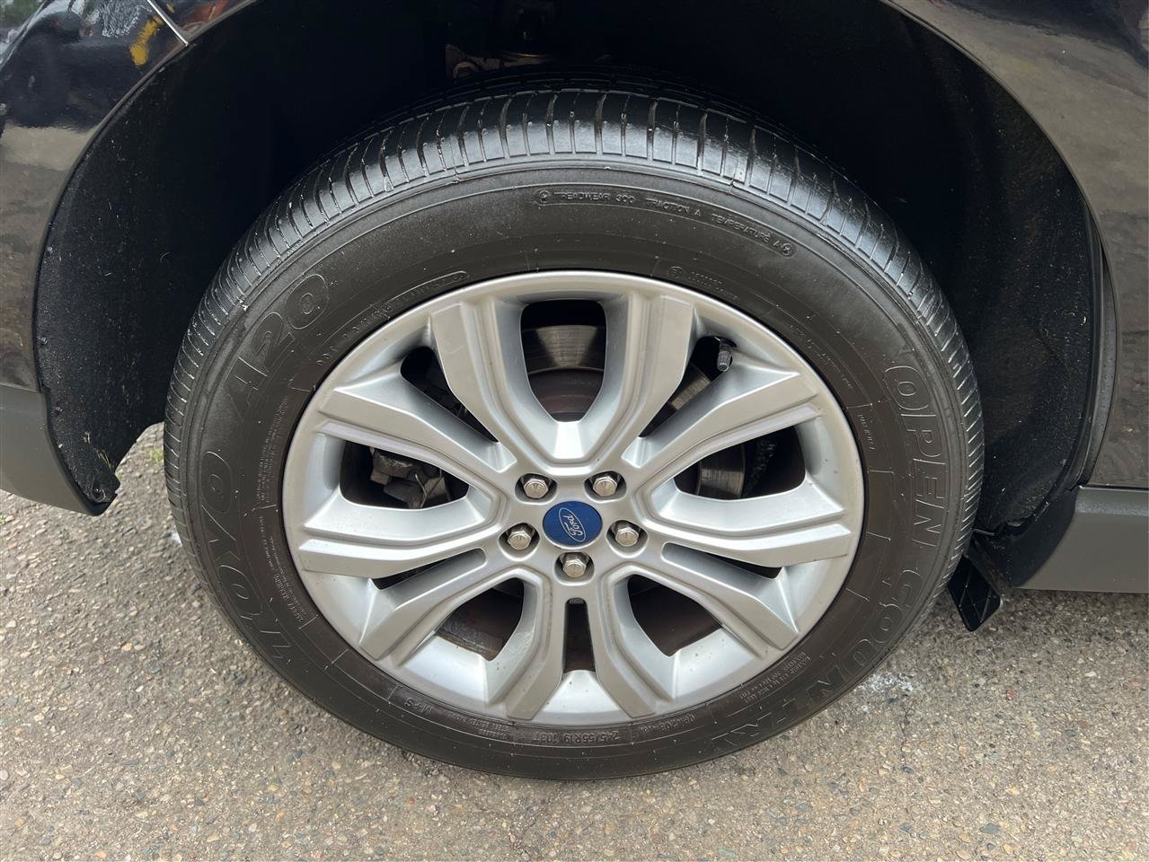 Used 2022 Ford Edge Titanium AWD/4WD image 16
