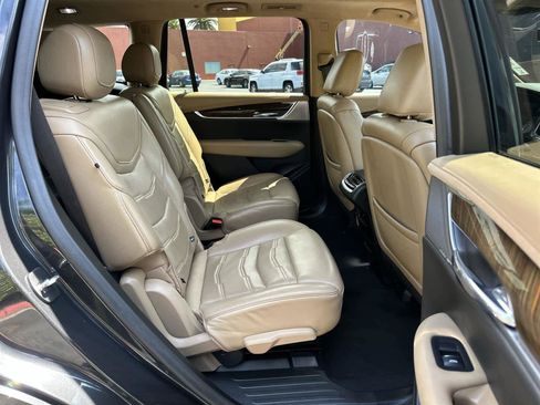 Used 2020 Cadillac XT6 Sport w/ Platinum Package image 13