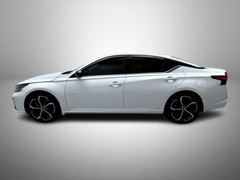 Used 2023 Nissan Altima 2.5 SR FWD image 8
